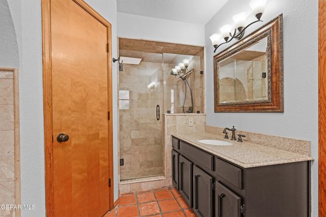 822 VIA DESCANSO Drive, El Paso, TX 79912