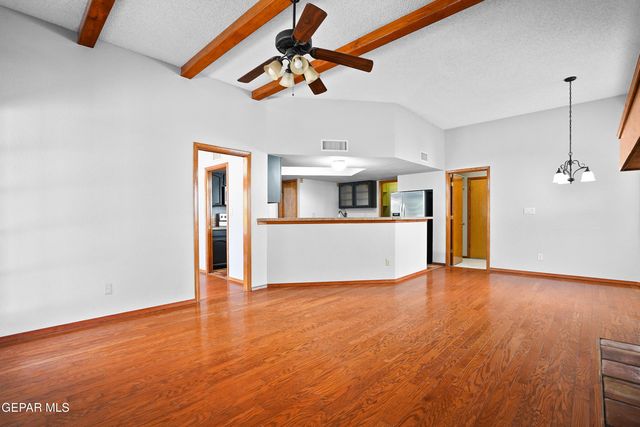 822 VIA DESCANSO Drive, El Paso, TX 79912