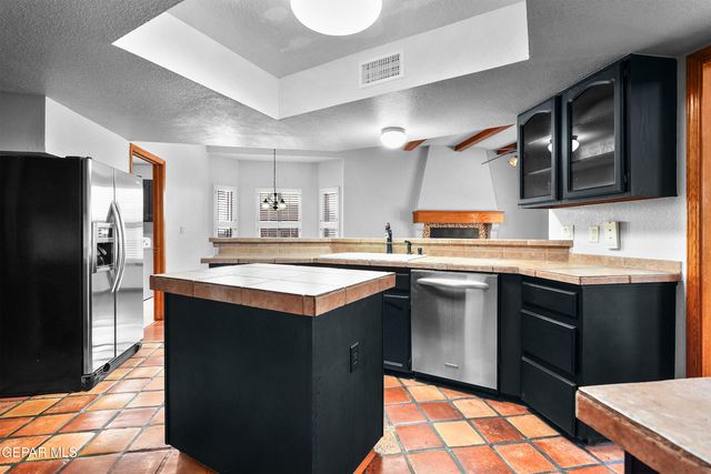 822 VIA DESCANSO Drive, El Paso, TX 79912