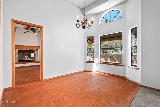 822 VIA DESCANSO Drive, El Paso, TX 79912