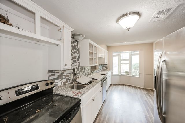 7367 Greenacres Drive, Fort Worth, TX 76112