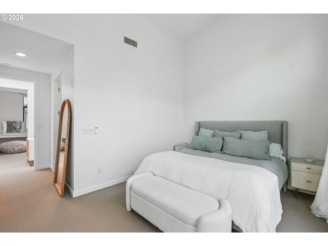 2132 Nw 16TH Ave, Portland, OR 97209