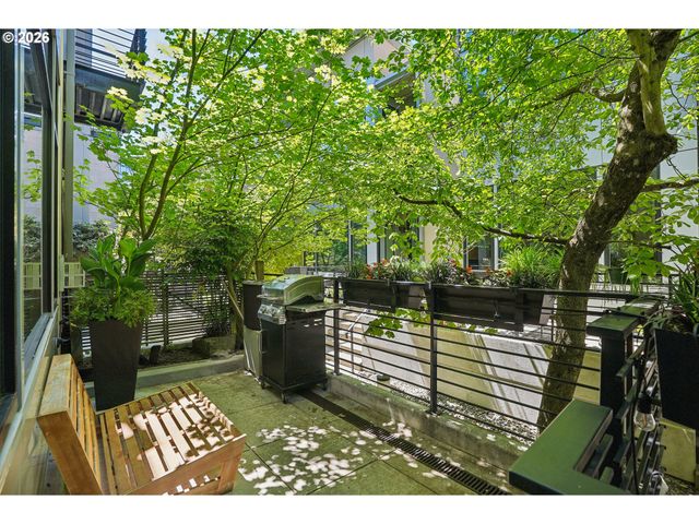 2132 Nw 16TH Ave, Portland, OR 97209