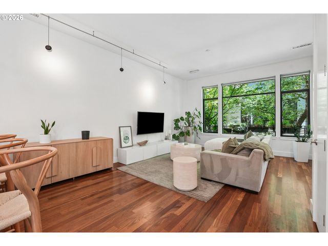 2132 Nw 16TH Ave, Portland, OR 97209