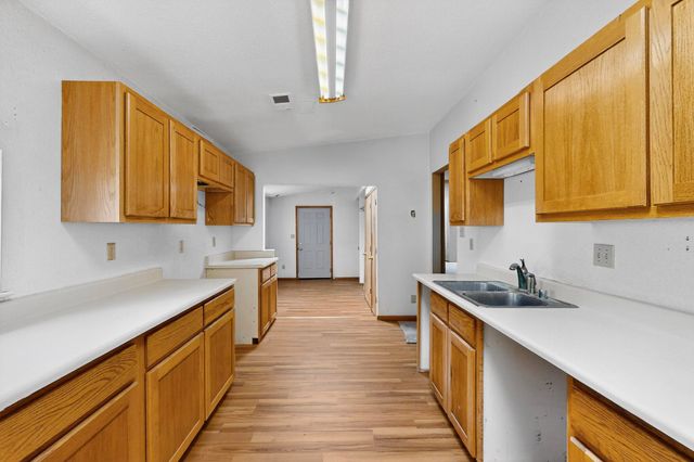 61 East Trail, Edgewood, NM 87015