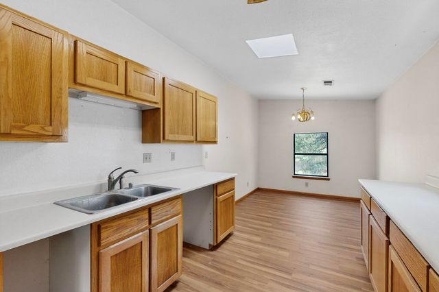 61 East Trail, Edgewood, NM 87015