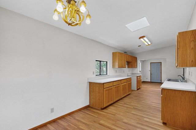 61 East Trail, Edgewood, NM 87015