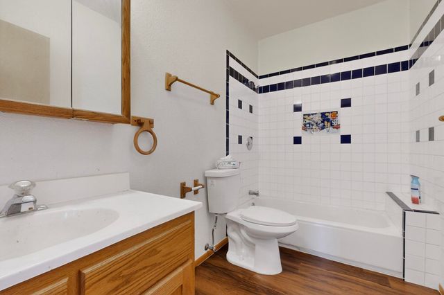 61 East Trail, Edgewood, NM 87015