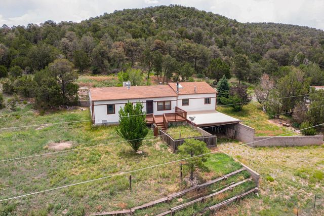 61 East Trail, Edgewood, NM 87015