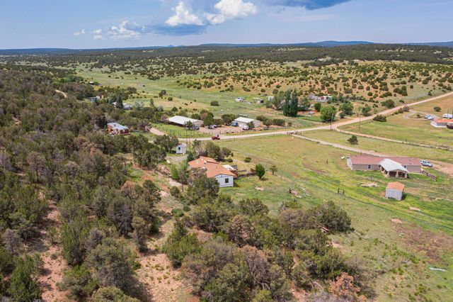 61 East Trail, Edgewood, NM 87015