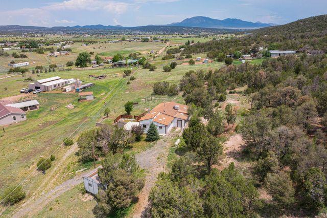61 East Trail, Edgewood, NM 87015
