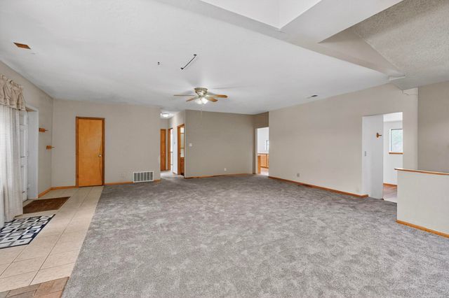 61 East Trail, Edgewood, NM 87015