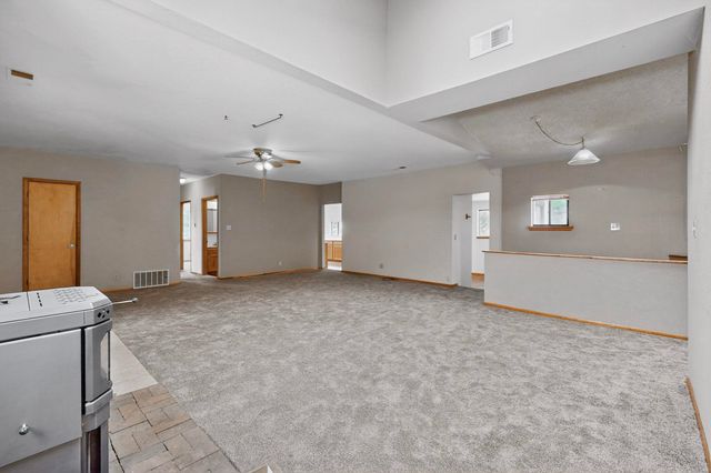 61 East Trail, Edgewood, NM 87015