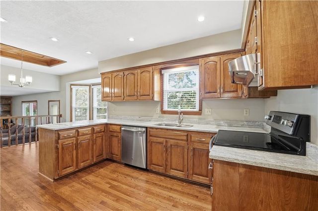 14651 S Seminole Circle, Olathe, KS 66062