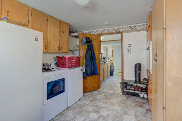 1110 E 8th Ave, Winfield, KS 67156