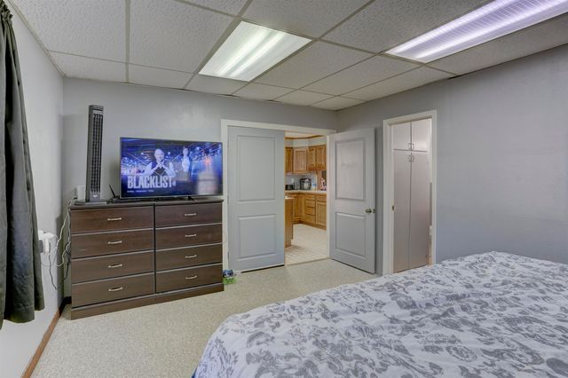 1110 E 8th Ave, Winfield, KS 67156