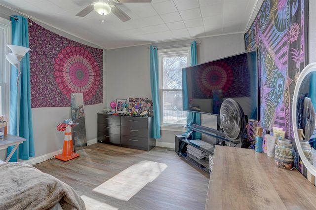 1110 E 8th Ave, Winfield, KS 67156