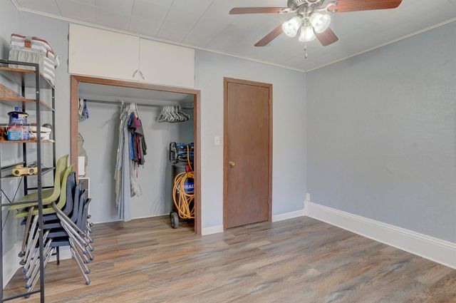 1110 E 8th Ave, Winfield, KS 67156