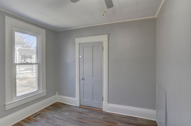 1110 E 8th Ave, Winfield, KS 67156