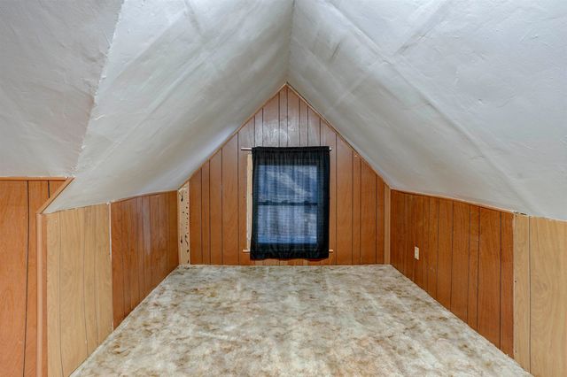 1110 E 8th Ave, Winfield, KS 67156