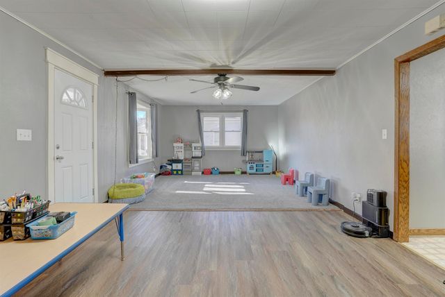 1110 E 8th Ave, Winfield, KS 67156