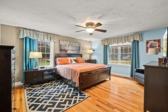 17 Barry Drive, Taunton, MA 02780