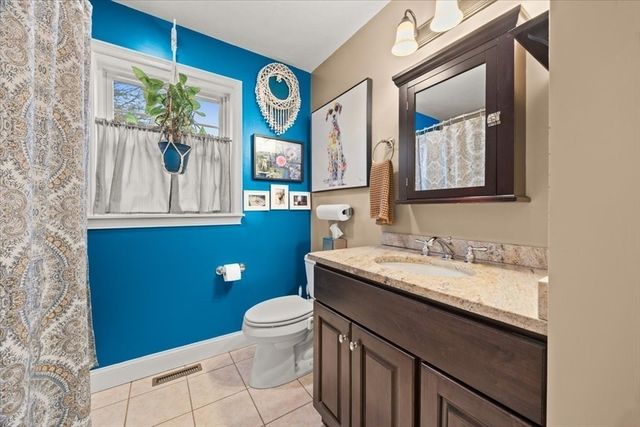 17 Barry Drive, Taunton, MA 02780