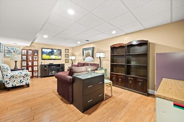 17 Barry Drive, Taunton, MA 02780