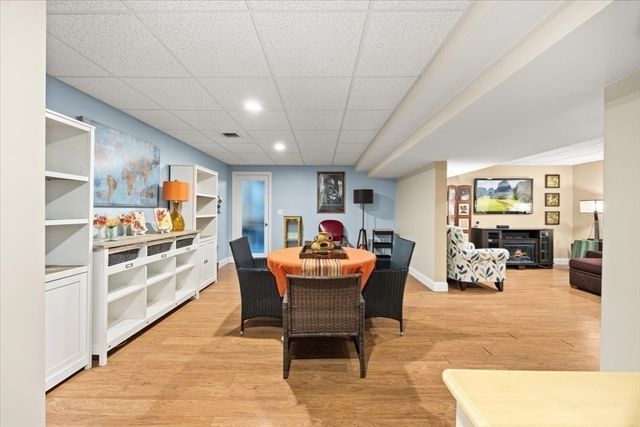 17 Barry Drive, Taunton, MA 02780