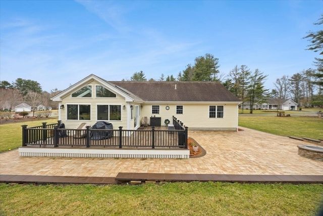 17 Barry Drive, Taunton, MA 02780