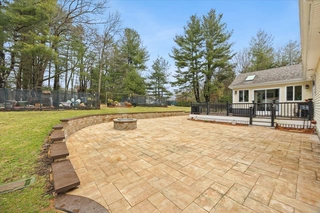 17 Barry Drive, Taunton, MA 02780