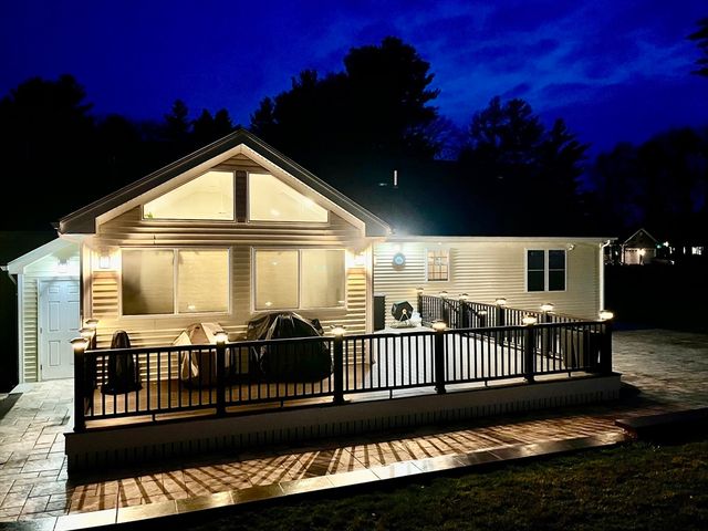 17 Barry Drive, Taunton, MA 02780