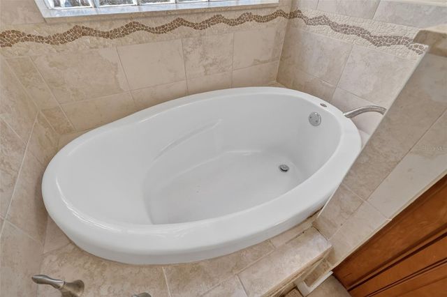 2117 APPALACHEE CIRCLE, Tavares, FL 32778