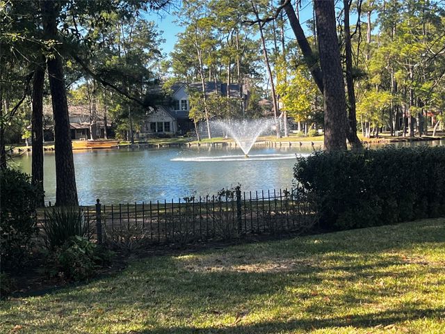 15 Lorrielake Lane, Houston, TX 77024