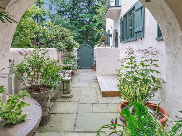 61 Clapboard Hill Road, Westport, CT 06880