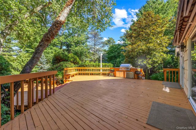 249 Glen Cove Road, Old Westbury, NY 11568