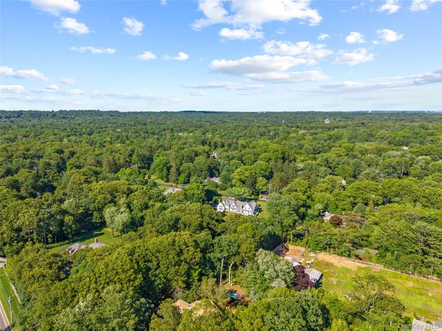 249 Glen Cove Road, Old Westbury, NY 11568