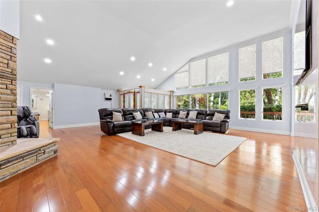 249 Glen Cove Road, Old Westbury, NY 11568