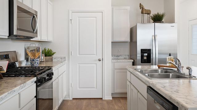 300 CONSTANZA TRL, Bastrop, TX 78602