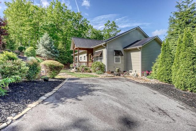 2406 Big Cove Drive, Hiawassee, GA 30546
