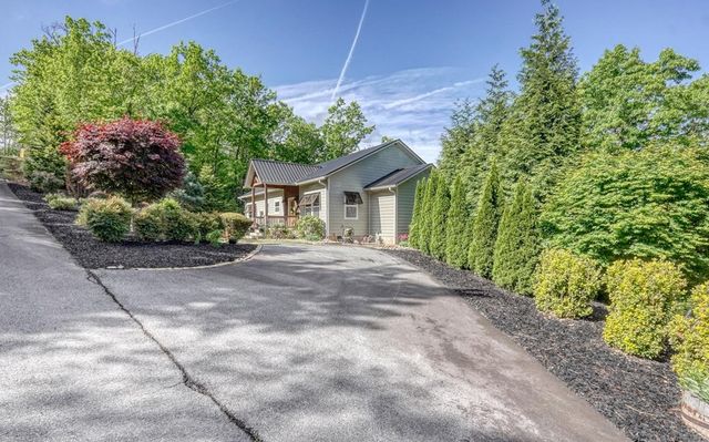 2406 Big Cove Drive, Hiawassee, GA 30546