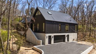 111 E Neptune Avenue, Beverly Shores, IN 46301
