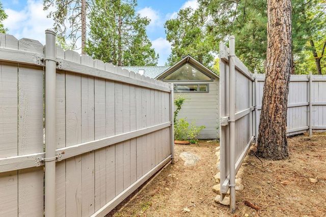 25881 Hill Street, Idyllwild, CA 92549