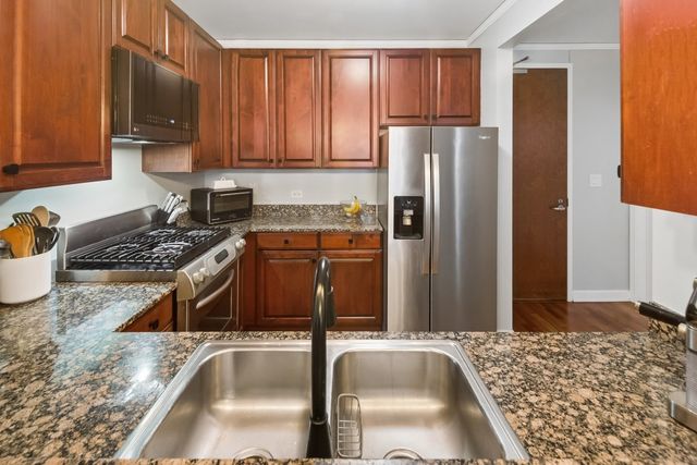 420 E Waterside Drive 907, Chicago, IL 60601