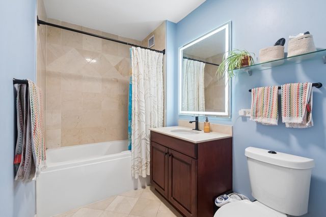 420 E Waterside Drive 907, Chicago, IL 60601