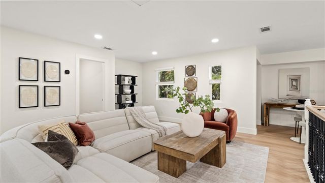 4623 W BROWNING AVENUE, Tampa, FL 33629