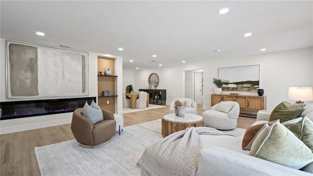 4623 W BROWNING AVENUE, Tampa, FL 33629