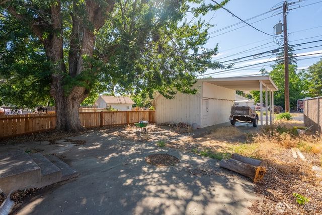 225 Basin Street SW, Ephrata, WA 98823