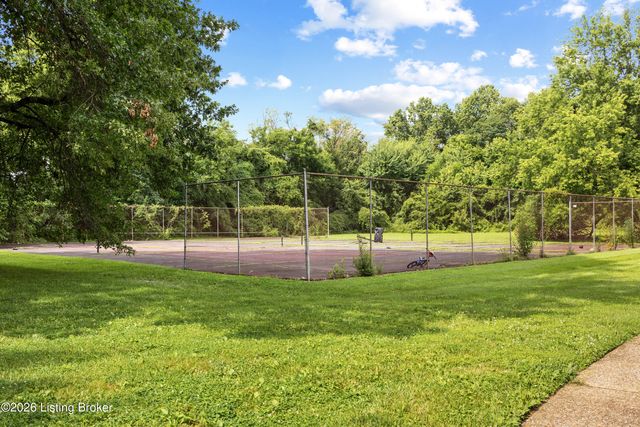 3508 Lodge Ln 123, Louisville, KY 40218