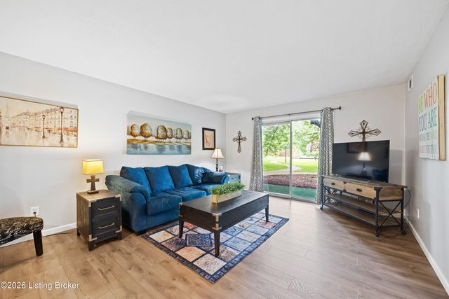 3508 Lodge Ln 123, Louisville, KY 40218